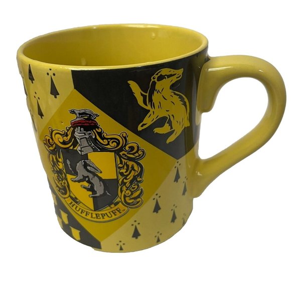 Silver Buffalo Harry Potter Hufflepuff Crest Ceramic Coffee Cup Mug 14oz Yellow - Picture 1 of 8